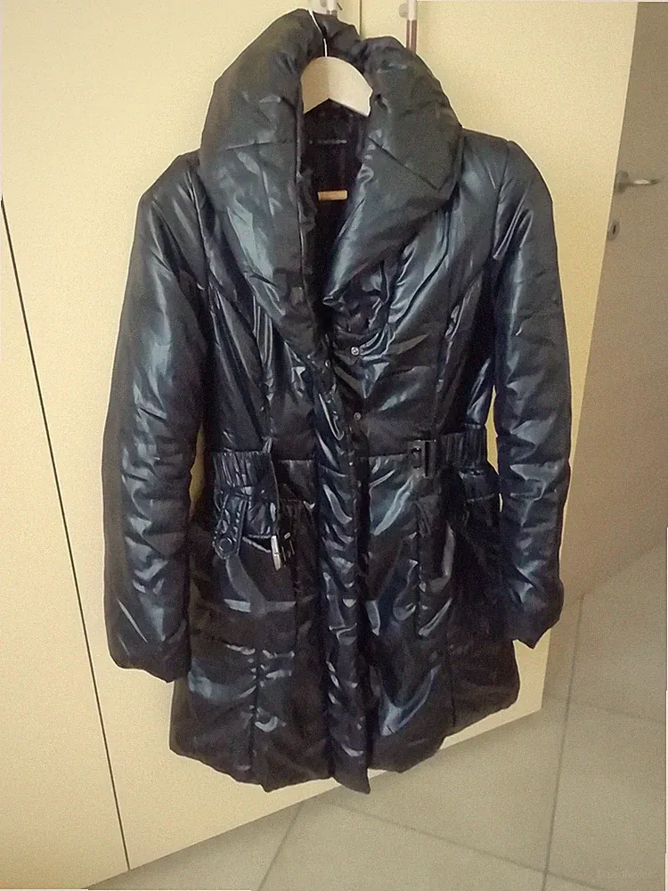 4-teiliges Set Winterjacken grau/schwarz Daunenjacke lang und eine kurze Farbe schwarz
