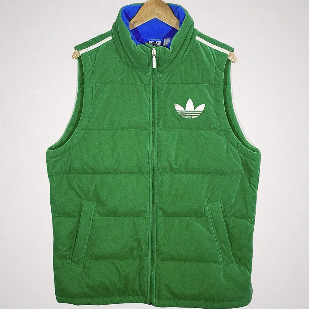 Adidas Saison 2022 Adicolor ärmellose Daunenjacke (Samt - Federn)