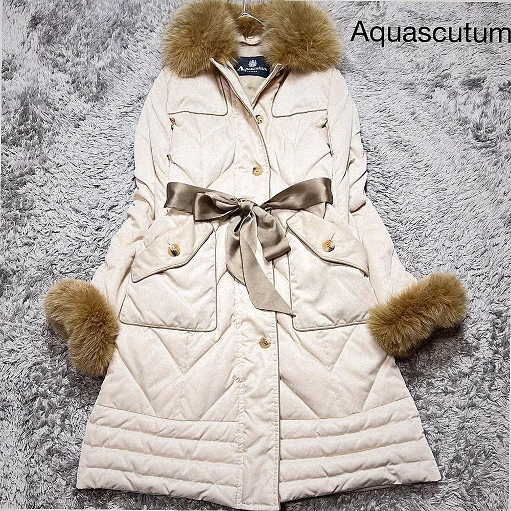 Aquascutum Daunenmantel mit Gürtel Brustumfang 50 cm Fuchspelz Echtfell Oberb...