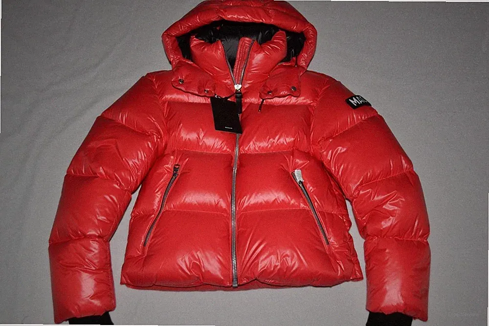 Authentische Mackage Damen Evie Glänzende Daunenjacke Punch Kapuze Alle Größen