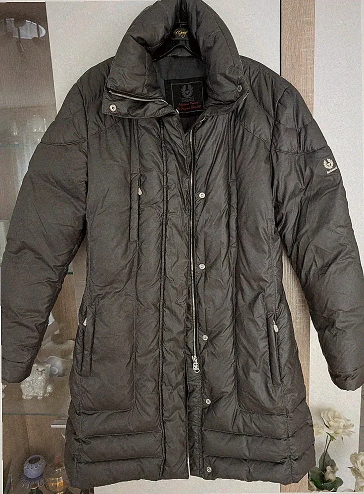 Belstaff Damen Daunenmantel grau lang mit Reißverschlüssen, Taschen, Logo