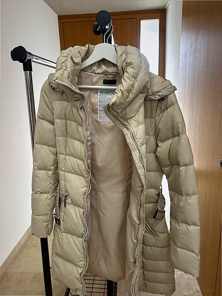 Beige daunenmantel damen