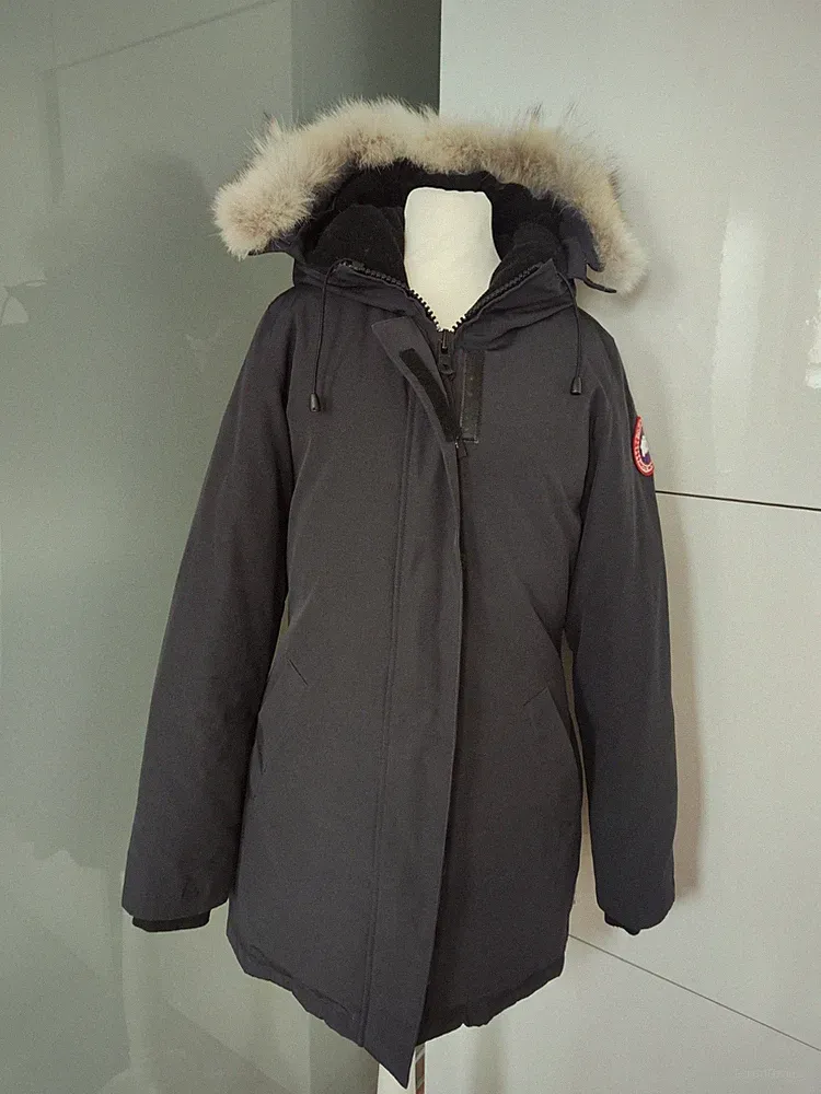Canada Goose Daunenparka Victoria schwarz Echtfell S/36