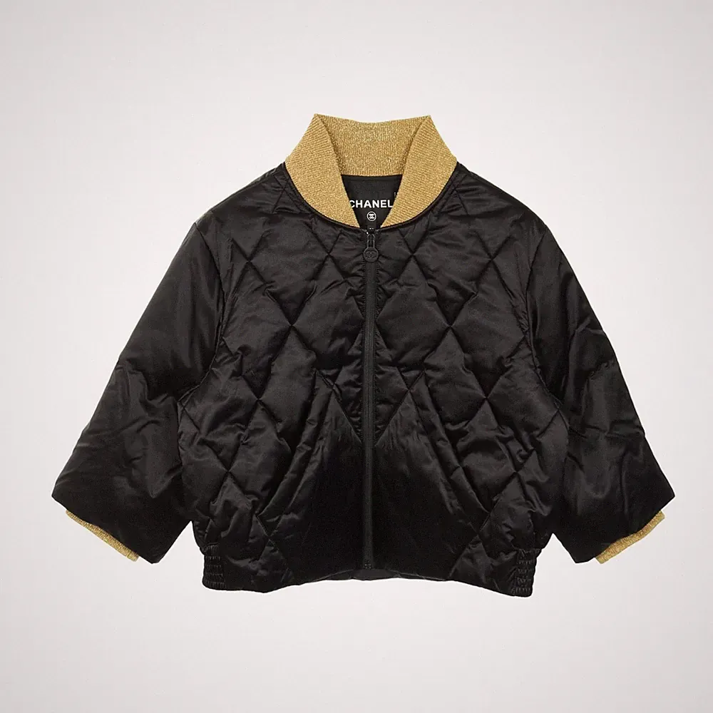 CHANEL Stepp Daunenjacke Mantel P57120V43068 Nylon Schwarz Gold Gebraucht Damen