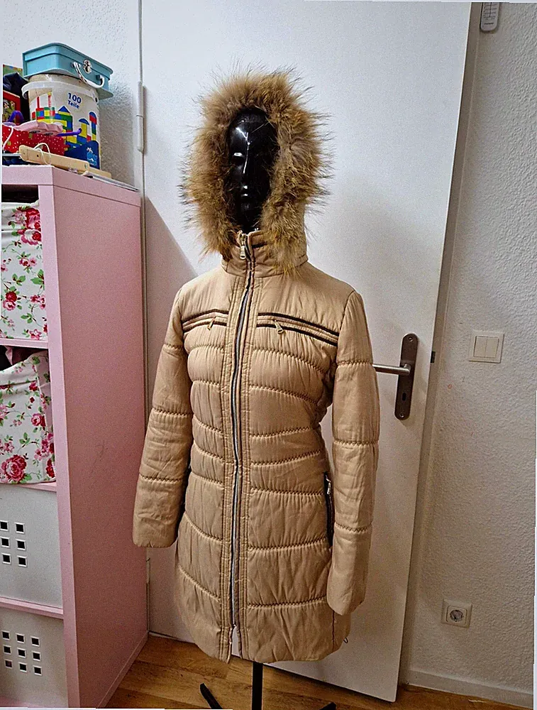 conceptK Damen Daunen Steppmantel Beige Gr. 40 lang Kapuze Kunstfell RV