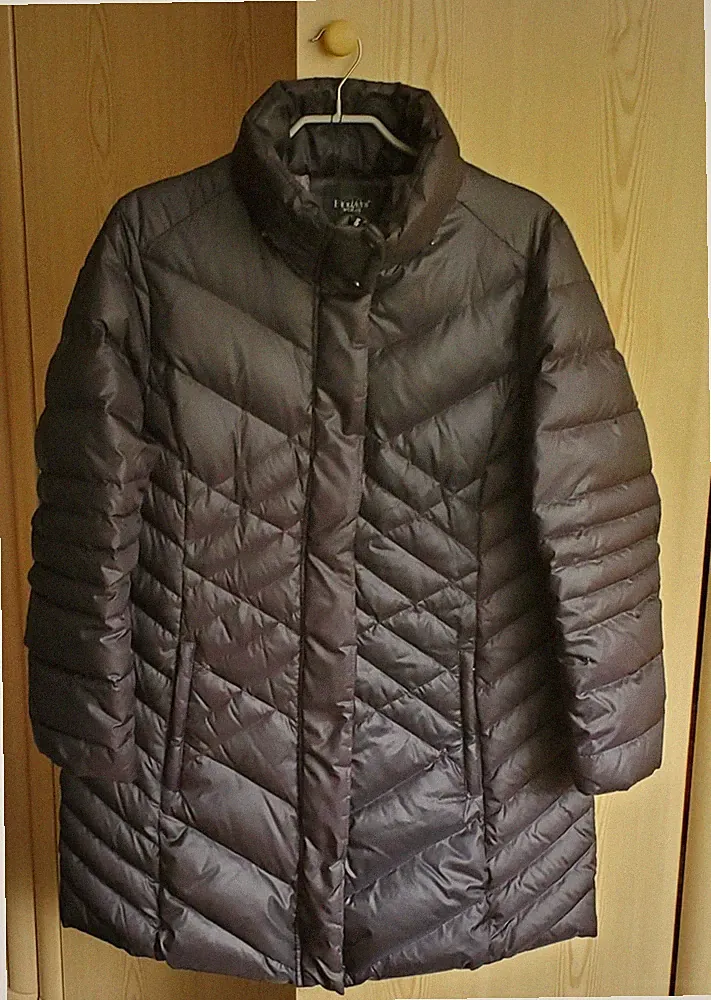 Damen Daunen Kurzmantel, mit Kapuze, schwarz, Größe 44