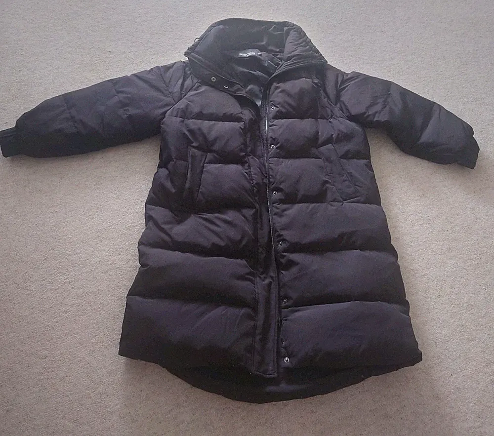 Damen Daunenjacke Daunenmantel von Pieces Größe M Top Zustand Schwarz