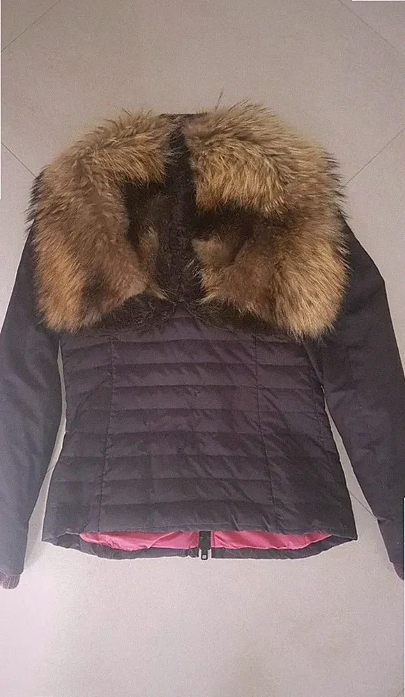 Damen Daunenjacke mit Kapuze aus Echtfell