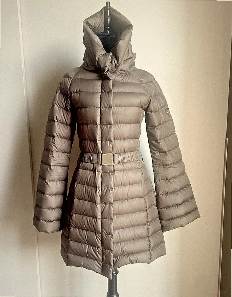 Damen Daunenjacke Trussardi Gr. 40 Farbe zwischen braun und grün