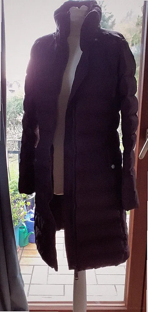 Damen Daunenmantel von Tommy Hilfiger mit Kapuze, Bordeaux, Gr. S, neuwertig
