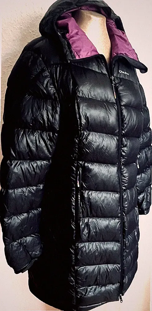 Damen Schwarz Natürliche Daunenmantel -QUECHUA Gr.-L , im sehr guten Zustand.
