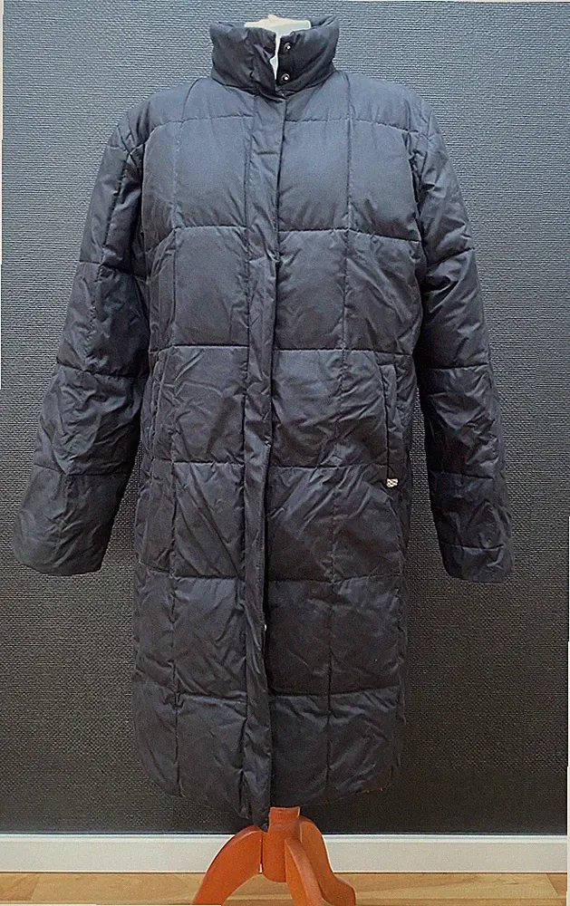 Daunen Winter Mantel Damen in Größe EU 44 in schwarz von Daks