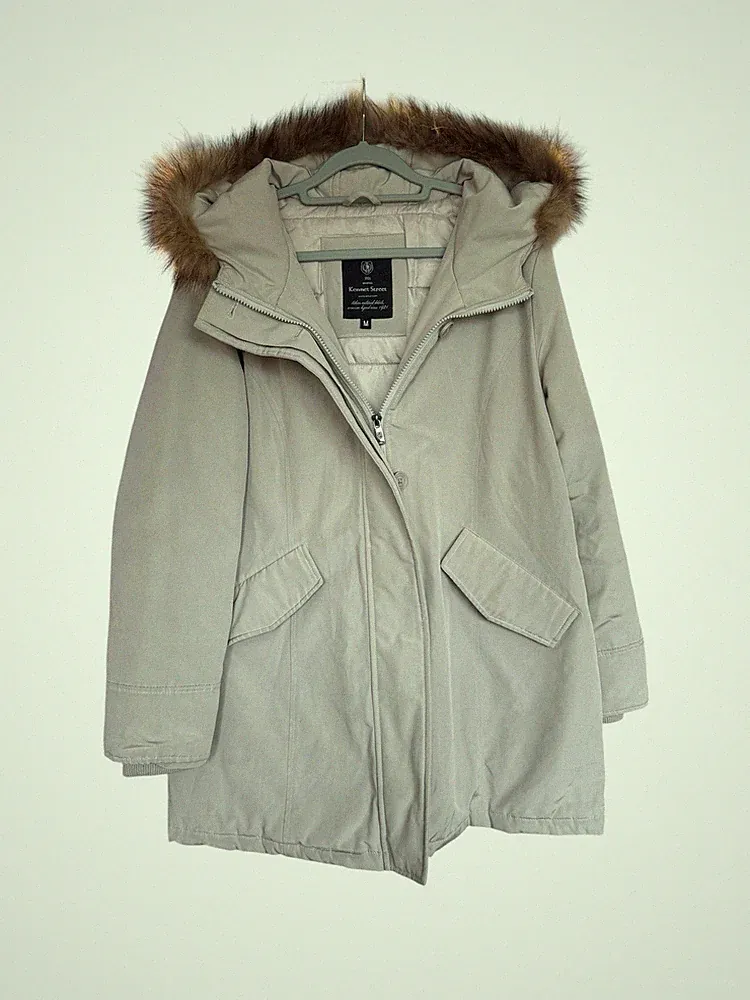 Daunenjacke Parka Daunenmantel mit Echtfell Fell Pelz An Der Kapuze Gr. M