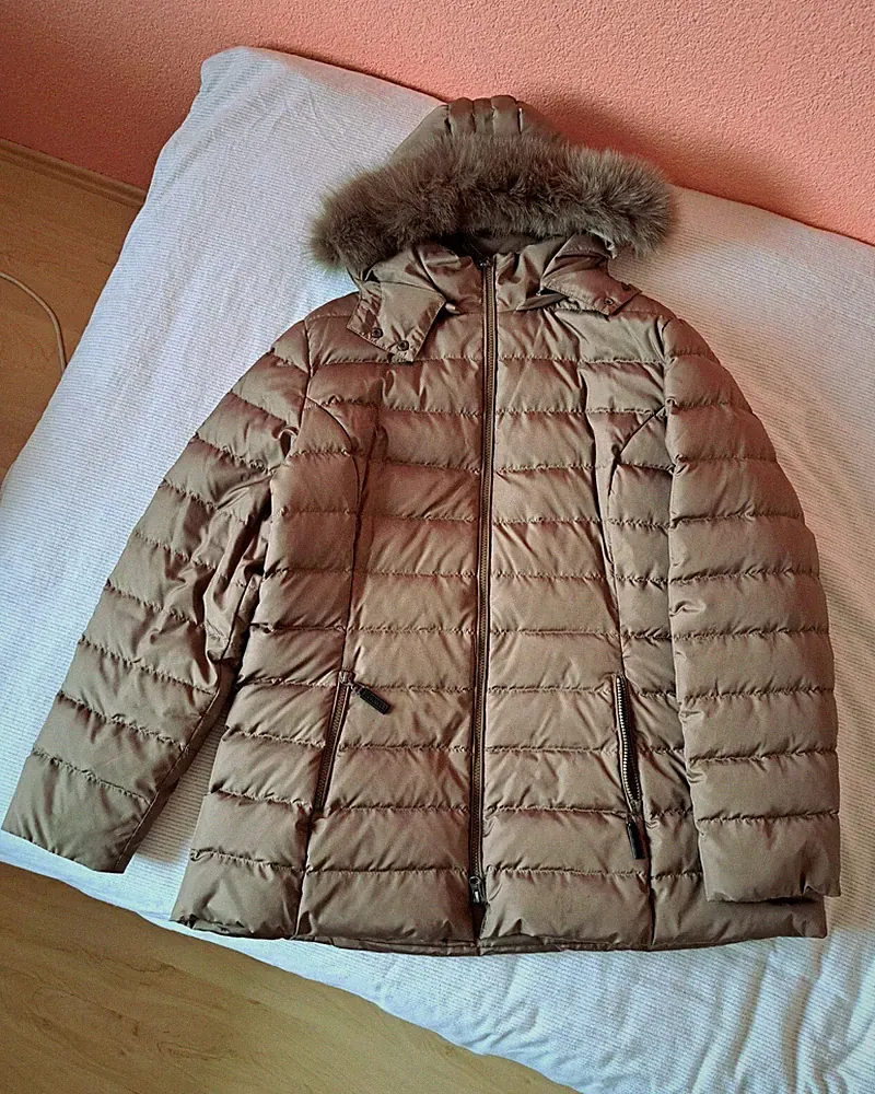 Daunenmantel mit Echtfellkapuze von Donnell in Khaki