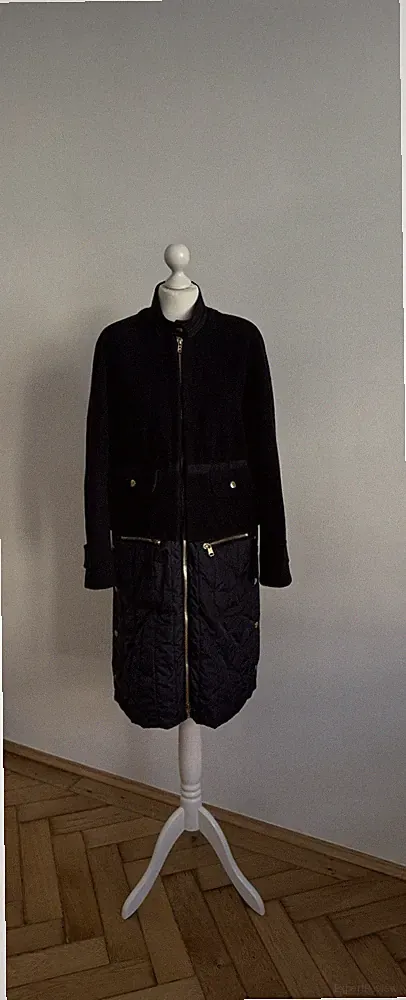 Dunkelblauer Steppmantel von Bogner in Größe 40