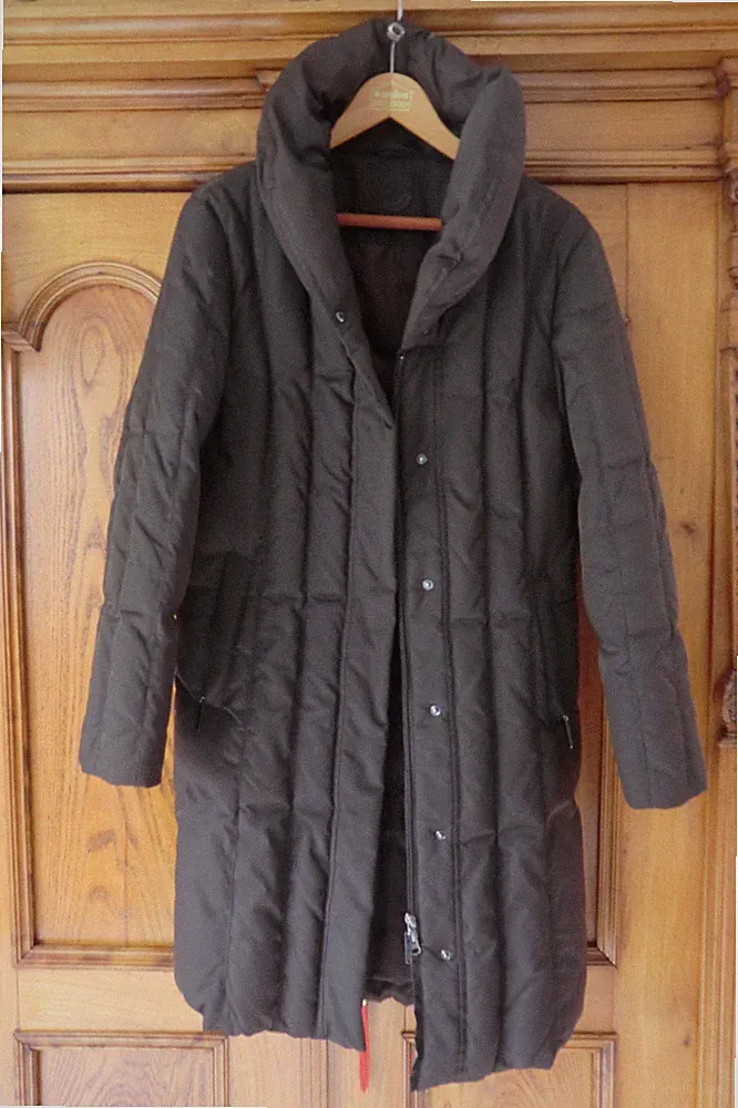 Edler Daunenmantel S. MILTON GR. 42....wie Neu...Warmer Figurschmeichler