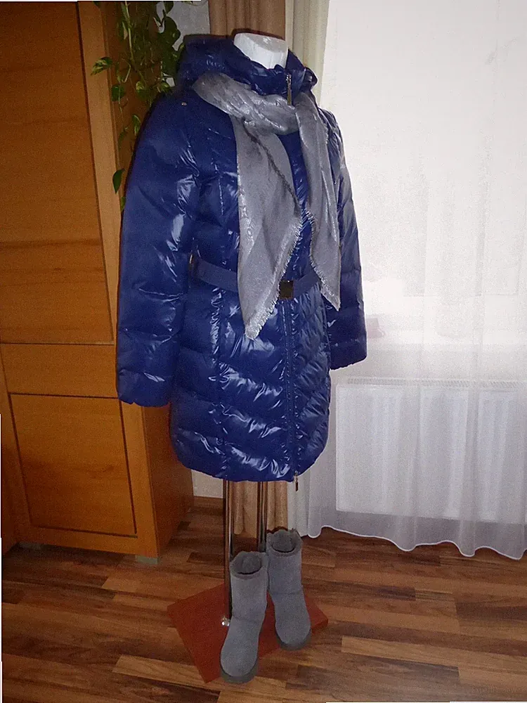 ESCADA Winter Daunen Mantel Gr.42 Blau Kapuze! sehr leicht! Absolut Neu!