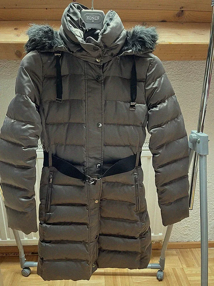 Esprit Daunenmantel 38 Anthrazit Schimmernd mit Kapuze