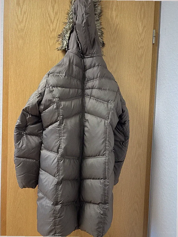 ESPRIT Daunenmantel lang Damen Gr. 42 sehr warm. Geht Bis über die Knie!!