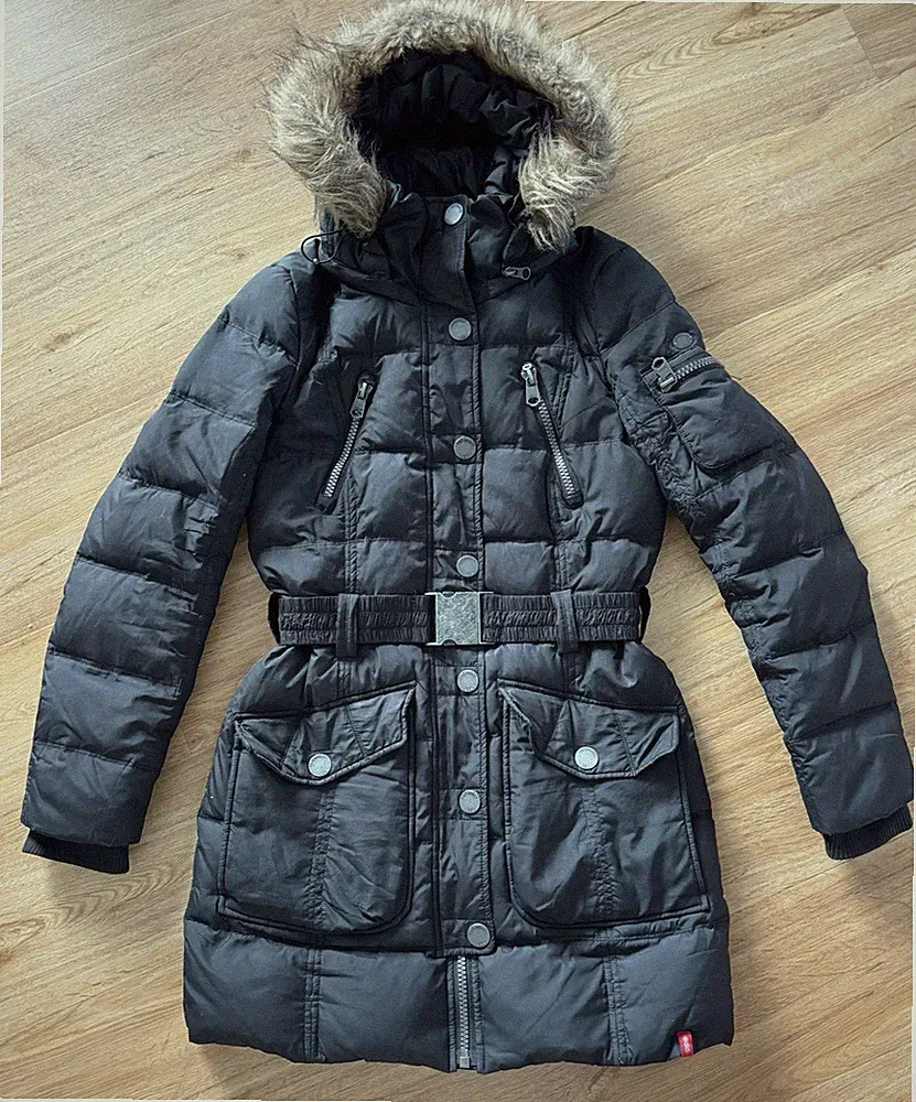 Esprit Daunenmantel mit Gürtel und Kapuze schwarz Gr. S