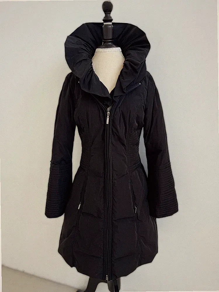 Femininer Daunenmantel Italienisches Design Gr. 38 Schwarz