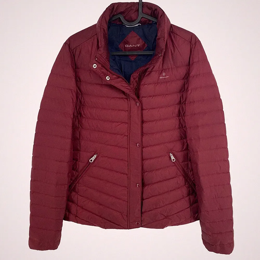 GANT Dunkelroter Leichter Daunen-Pufferjacke Mantel Größe S
