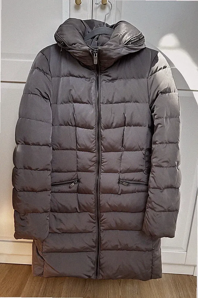 Grauer Daunenmantel mit Einfaltbarer Kapuze von Zara Gr. M Damen Wintermantel