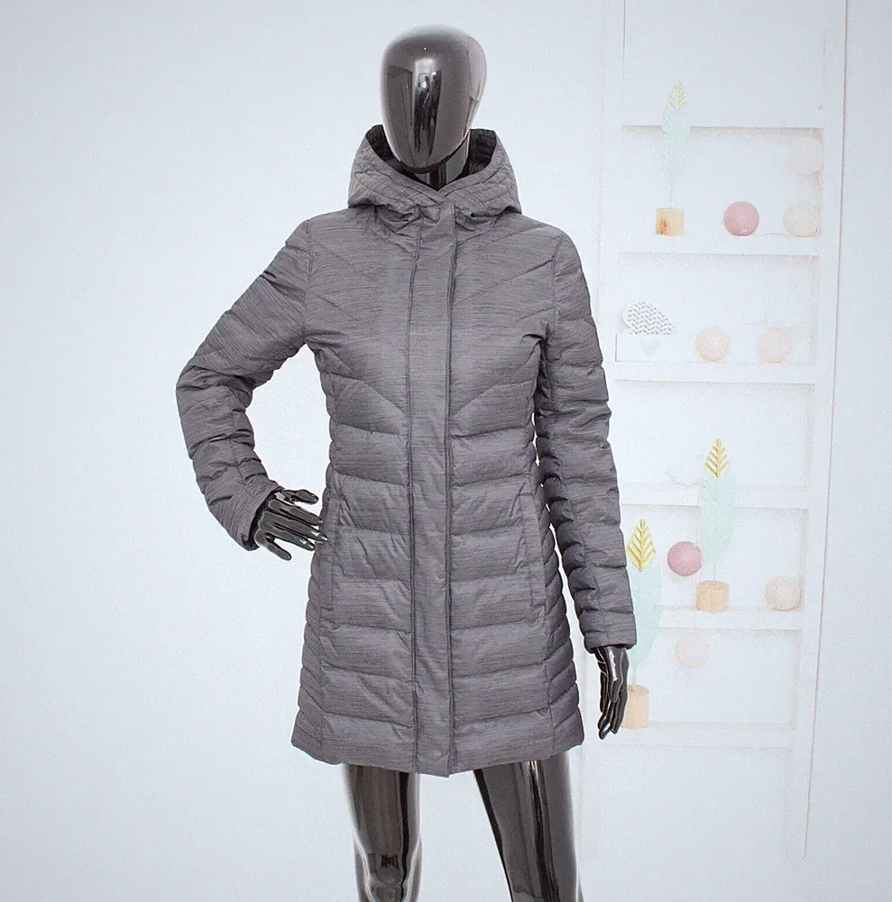Helly Hansen Saga Daunenparka Grauer Puffermantel mit Kapuze Damen...