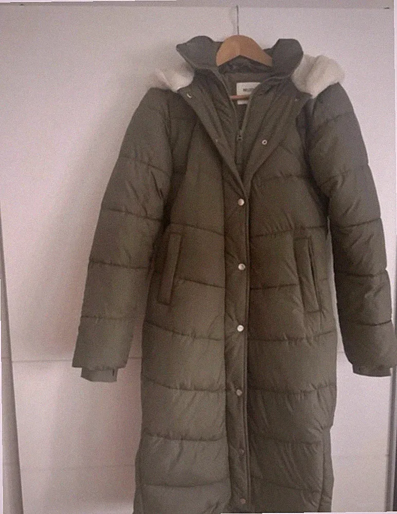 Hollister Damen Daunenmantel Gr. XS Khaki