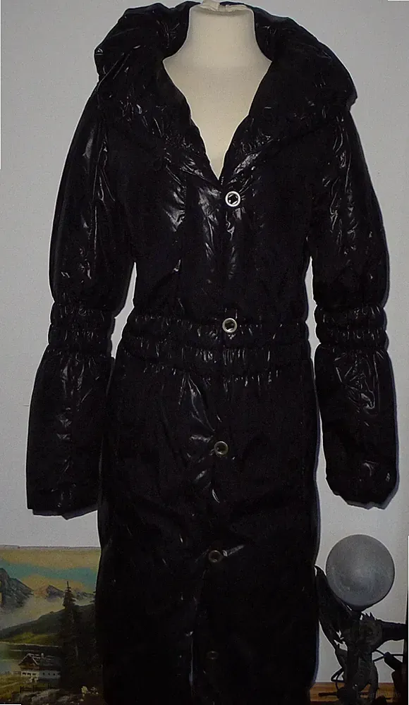 INTOWN Daunenmantel 44 46 XXL Schwarz glänzend 70% Daunen 30% Federn Lang