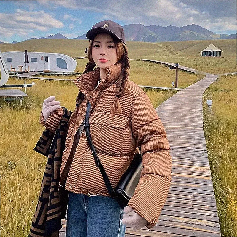 Kurze gesteppte Damen Daunenjacke Farbe Khaki Gestreift Winter Casual CF52649