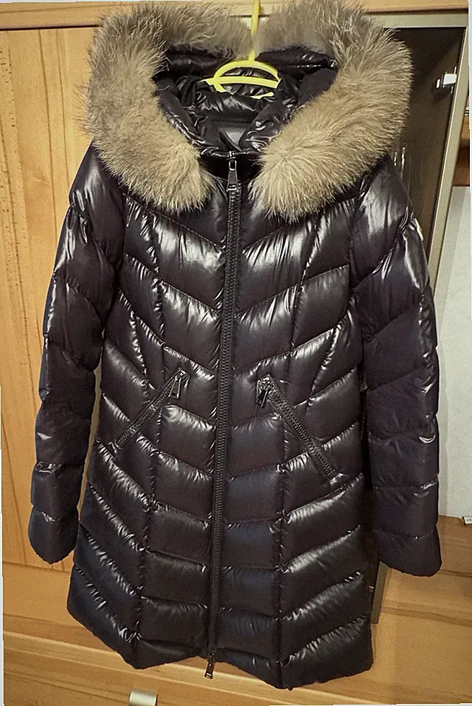 Moncler Damen Daunenmantel Mit Kapuze Größe 36 Schwarz, gebraucht, Top Zustand