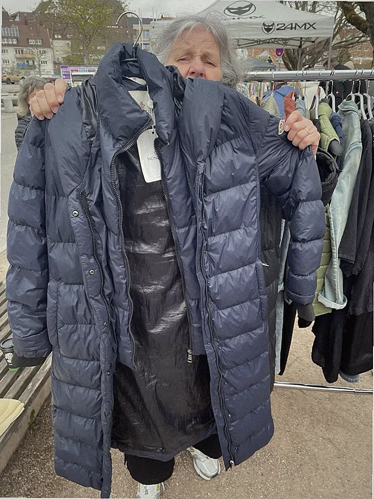 Moncler Daunenmantel Gr. 1 Dunkelblau