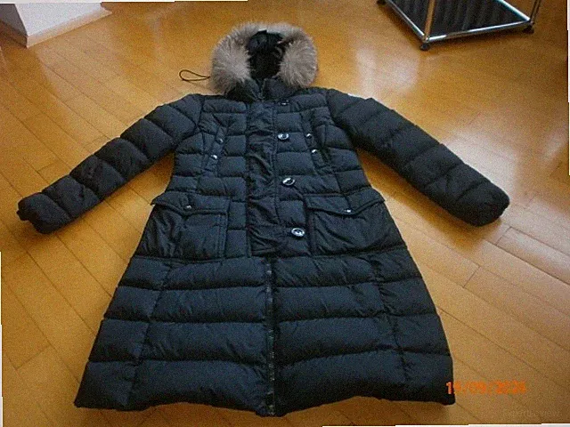 Moncler Gr. 2 Damen Daunen Kapuzen Mantel Jacke schwarz mit Fuchssfell Gr. 38