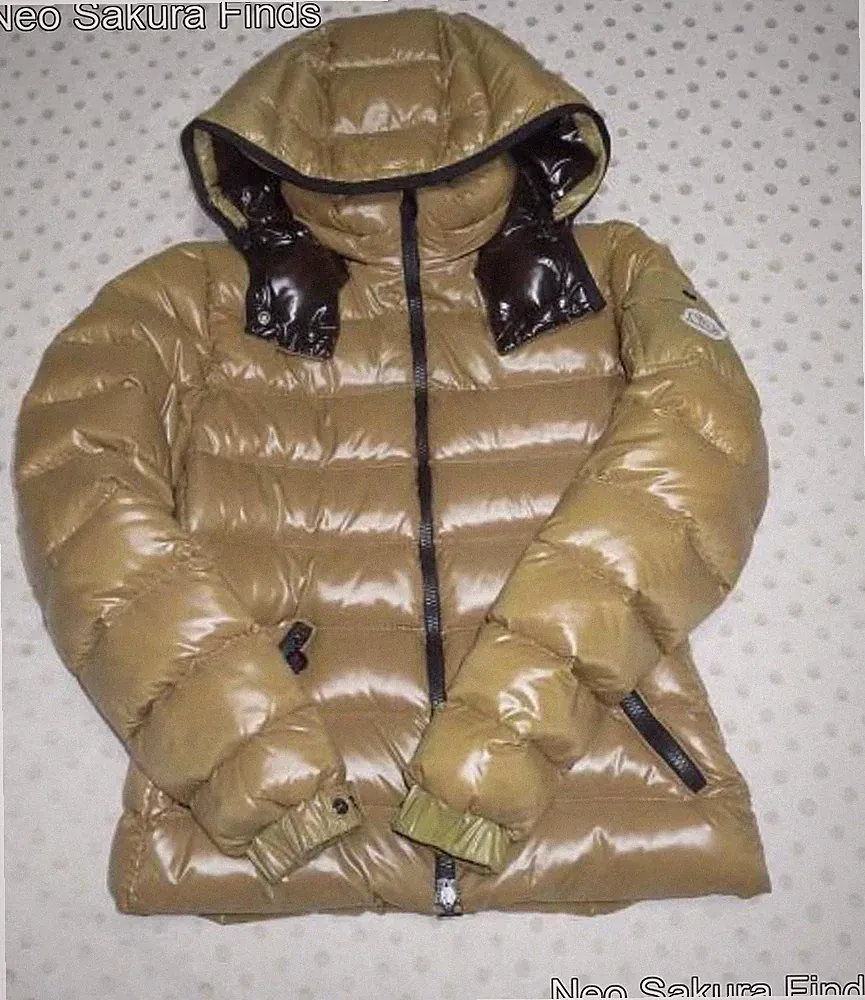 MONCLER kurze Hoodie Daunenjacke Blouson Damen Mantel Größe 0