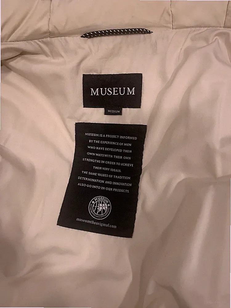 MUSEUM Daunen Jacke / Mantel Neuwertig Grösse M Grün Echtfell Kapuze tailliert