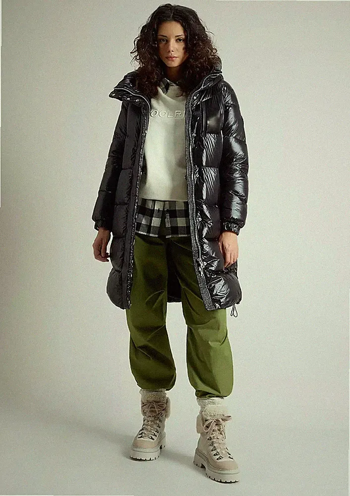NEU WOOLRICH Damen Daunen Schwarz Glänzend mit Kapuze Mantel XL €950