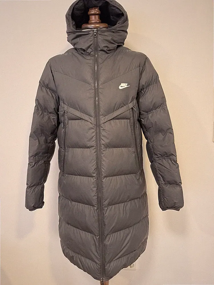 NIKE Storm-FIT Damen Daunenmantel Gr. M Schwarz Winter Parka Kapuze Lang