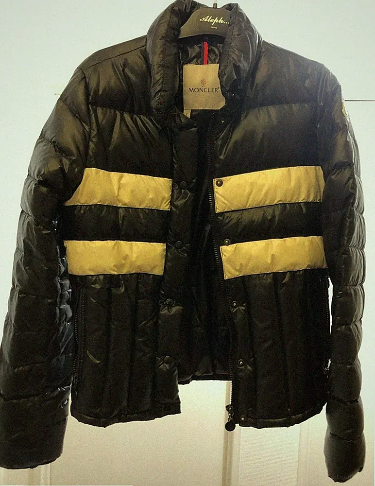 Original Moncler Daunenjacke Damen Größe 1 in der Farbe schwarz mit weißen Streifen