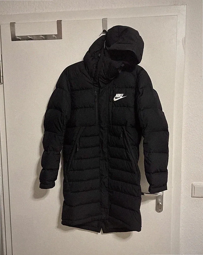 originale Nike, Winterjacke, Größe S. Schwarz