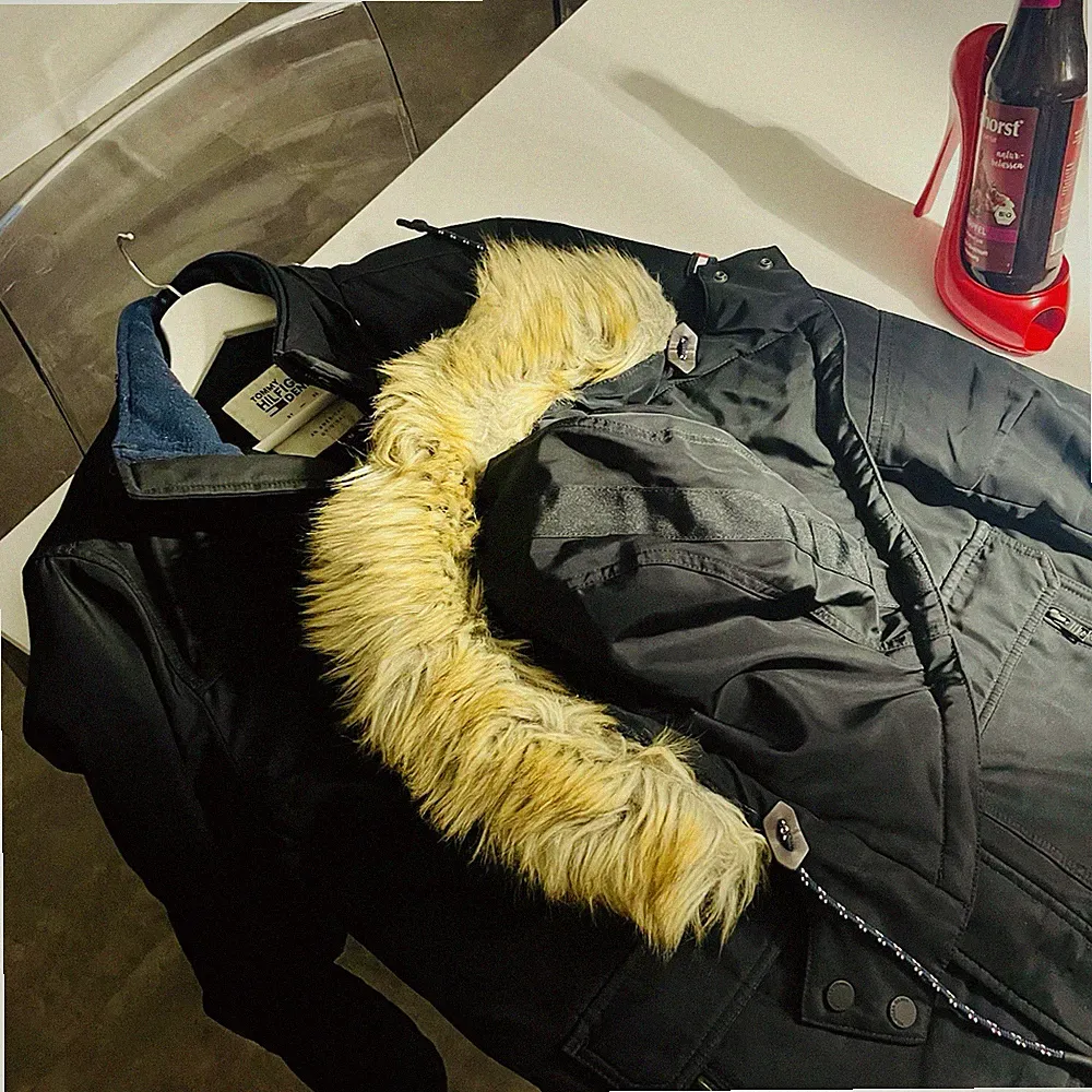 🧥 OVP 400€ Exklusive Tommy Hilfiger Denim Winterjacke – Größe M – High-Tech