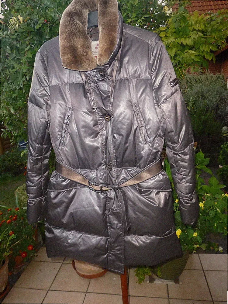 Peuterey Damen Daunenjacke dunkelbraun neuwertig
