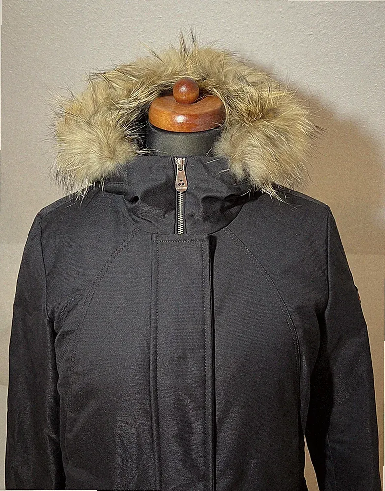 PEUTEREY Damen Mantel Jacke Daunen Kapuze Echtfell schwarz Gr. 48 (IT) 42 (EU)