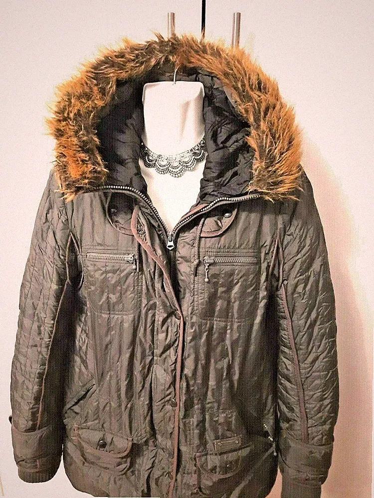 Replay Winterjacke /Parka, halblang olivgrün, Gr. 38,Kapuze, viele Taschen