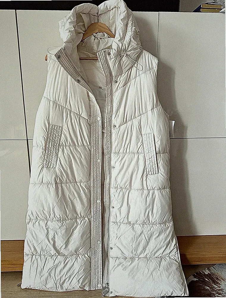 s.Oliver FUTURE Damen Steppweste Daunenmantel mit Kapuze cremeweiss Gr 42 Neu