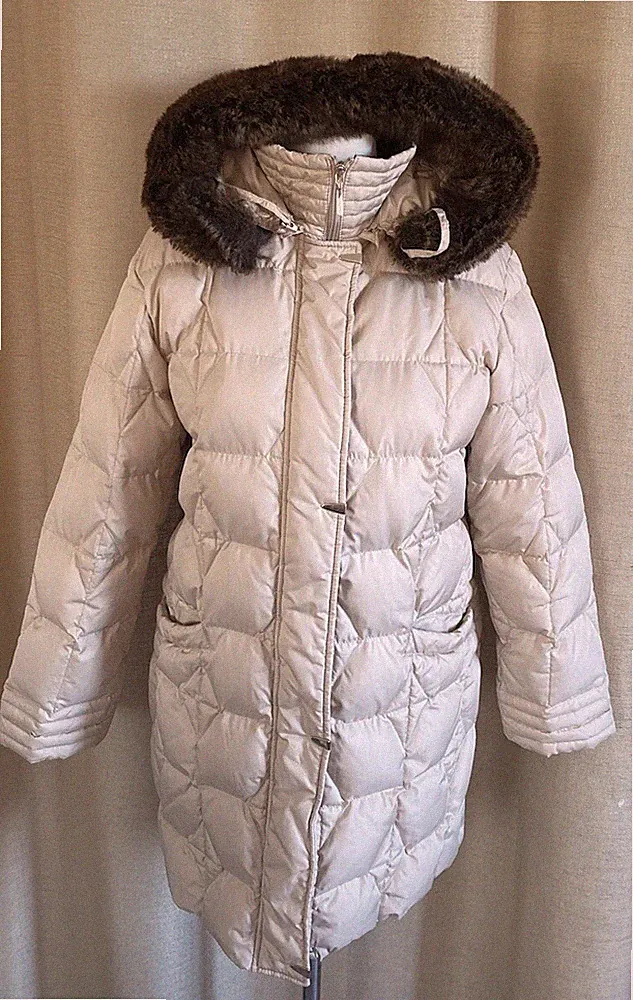 SANDRA PABST Winter Daunenmantel Daunenjacke mit Kapuze und Pelzbesatz Größe 38