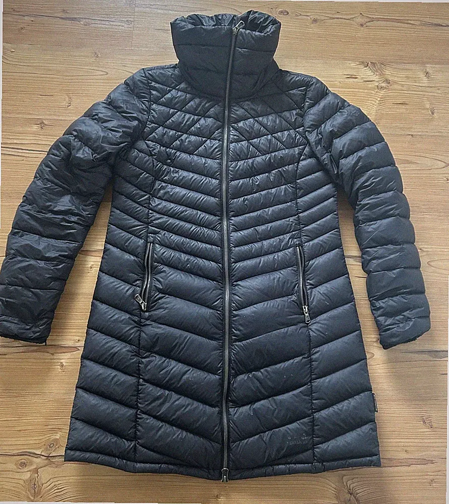 Schwarz-grauer, warmer Jack Wolfskin Daunenmantel Gr. M