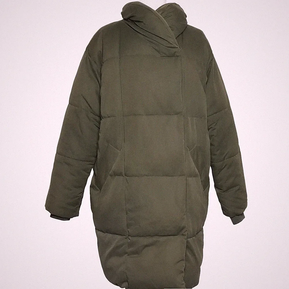 Stradivarius, Daunenmantel, Damen, Größe: L, Grün, Camouflage #FHs