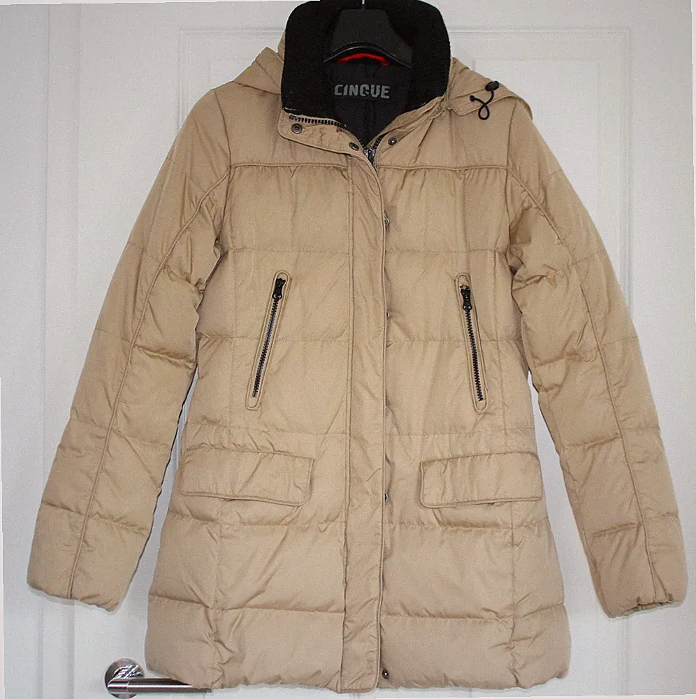 Taillierter Steppmantel Daunen/Feder Jacke von Cinque,Gr.38,beige,wie neu!