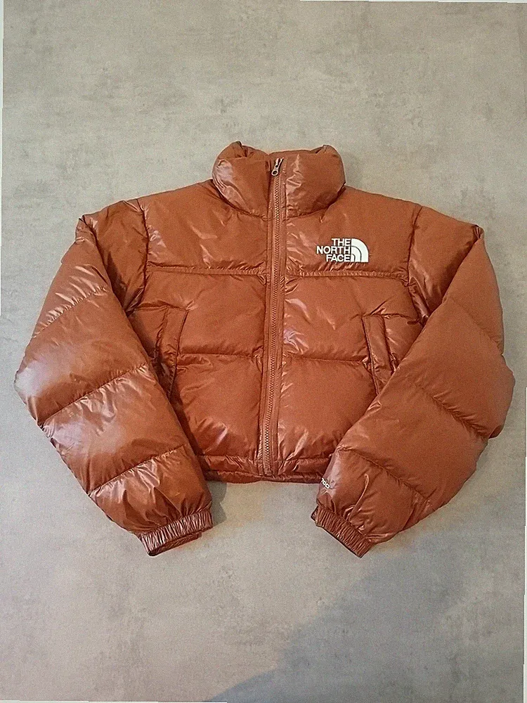 The North Face Nuptse 700 kurze Daunenjacke braun Größe S